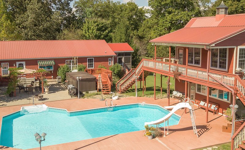 Morning Star Ranch-Main House- Sleeps 7-Pool/Heated Spa- 25 miles from Nashville