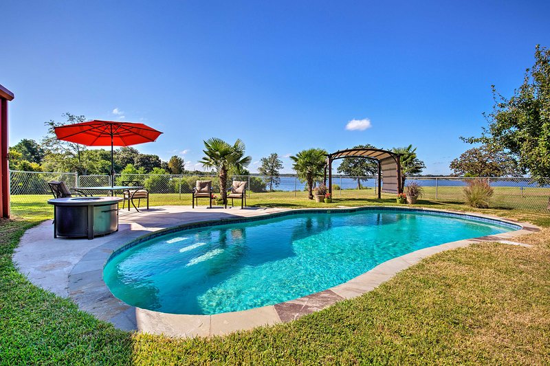 NEW! Waterfront Lake Fork House With Private Pool!