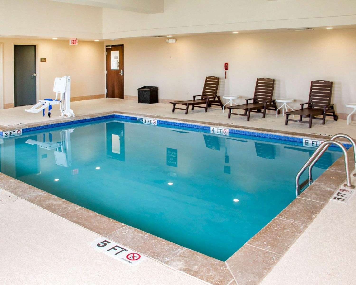 COMFORT INN AND SUITES