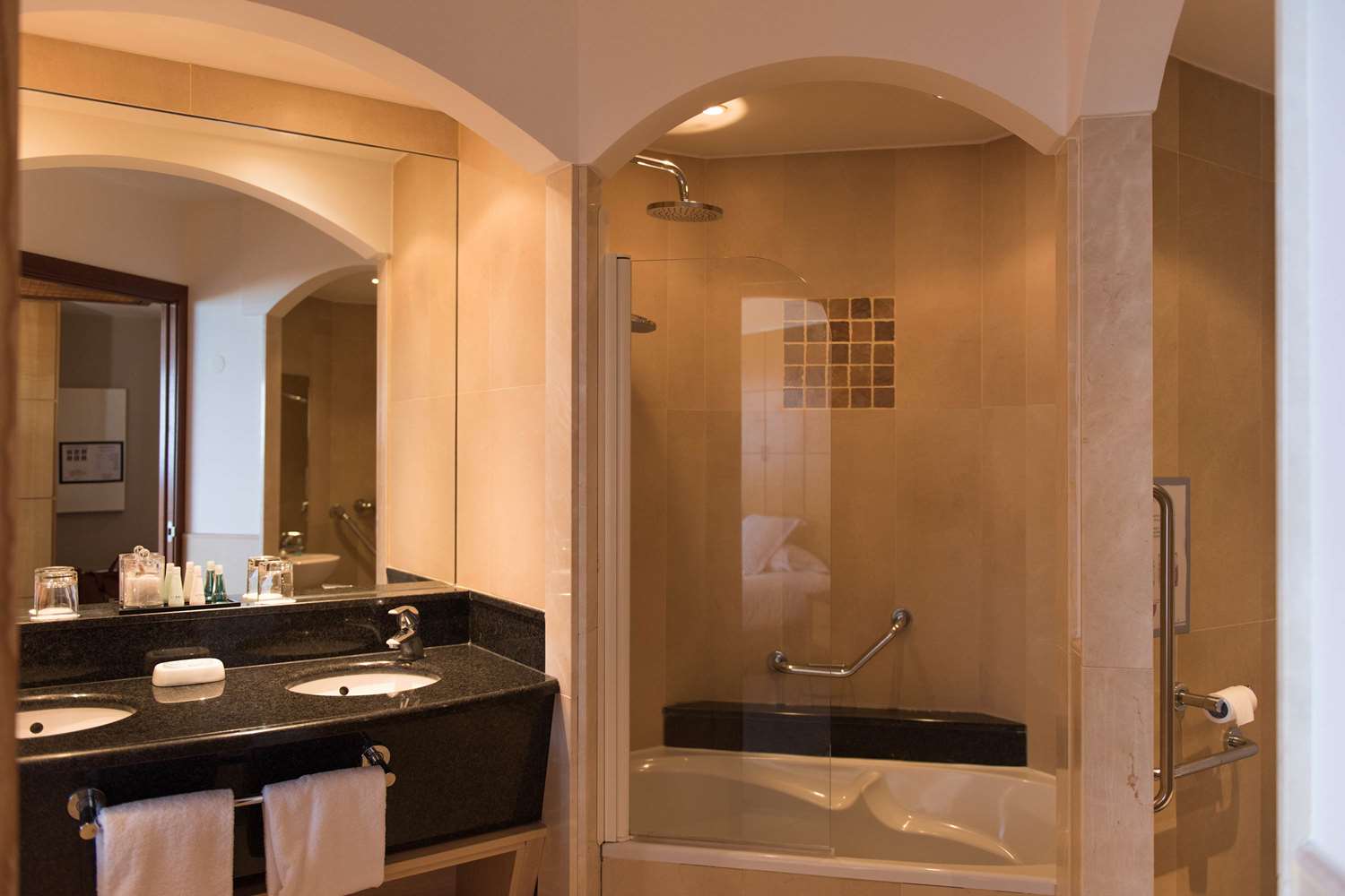 Grand Hotel les Flamants Roses - Thalasso and Spa