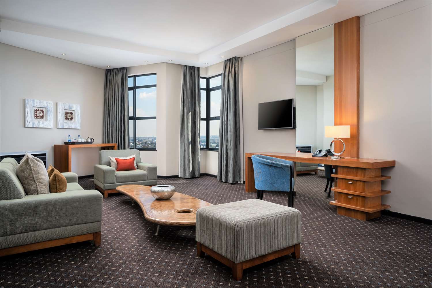 PREMIER HOTEL OR TAMBO AIRPORT