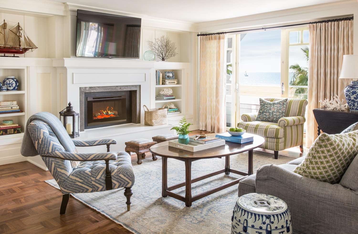 SHUTTERS ON THE BEACH