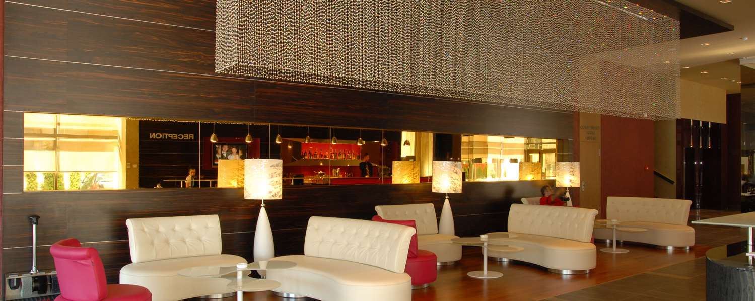 GOLDEN TULIP ANA DOME