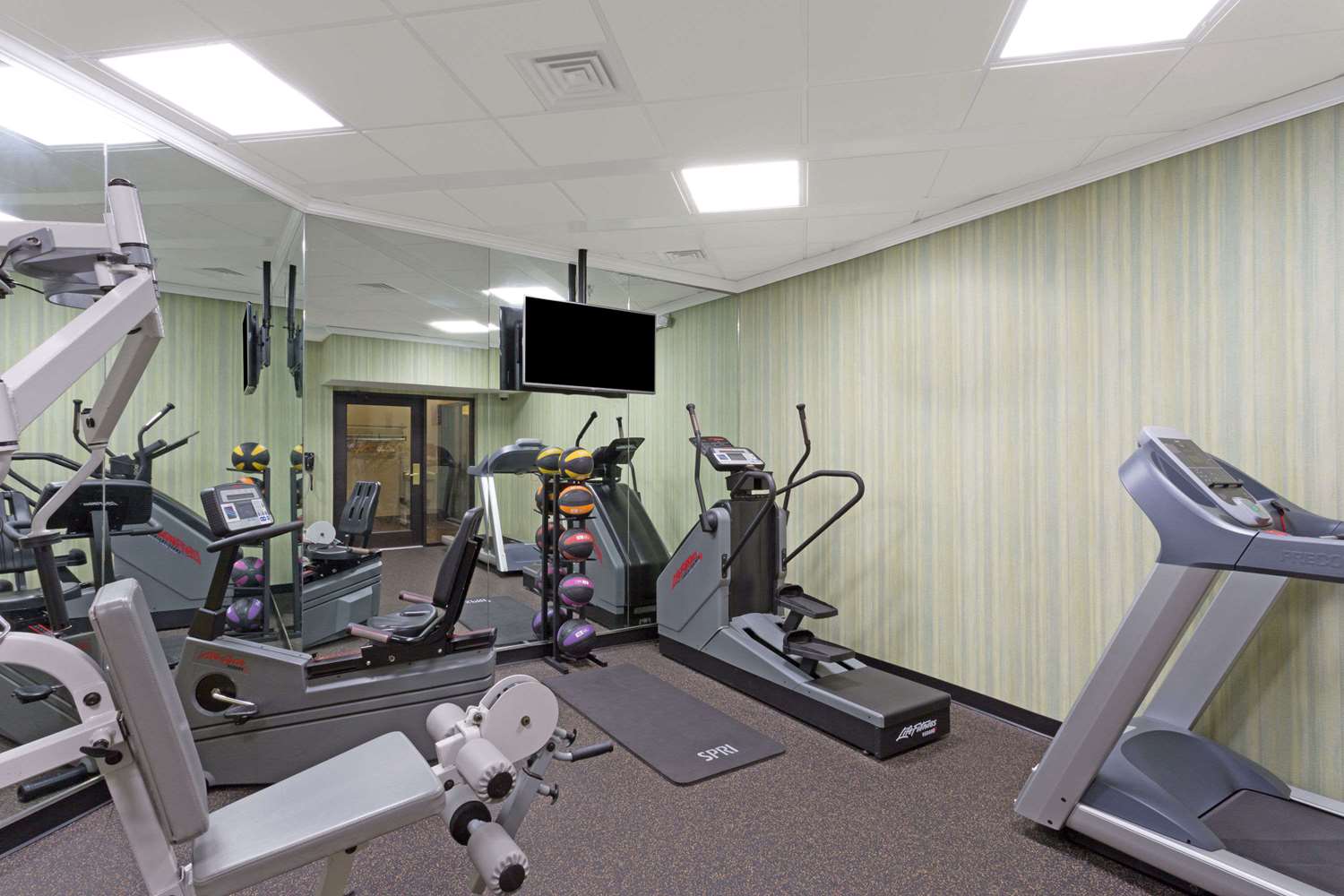 Days Inn Lanham Washington D.C
