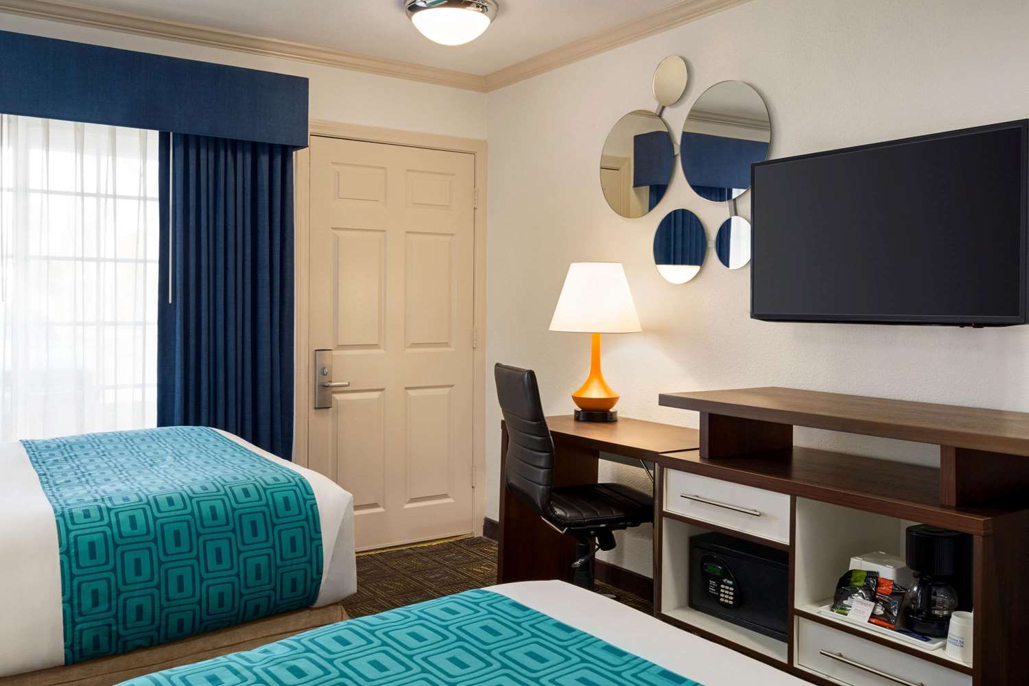 Howard Johnson by Wyndham San Diego State University Area