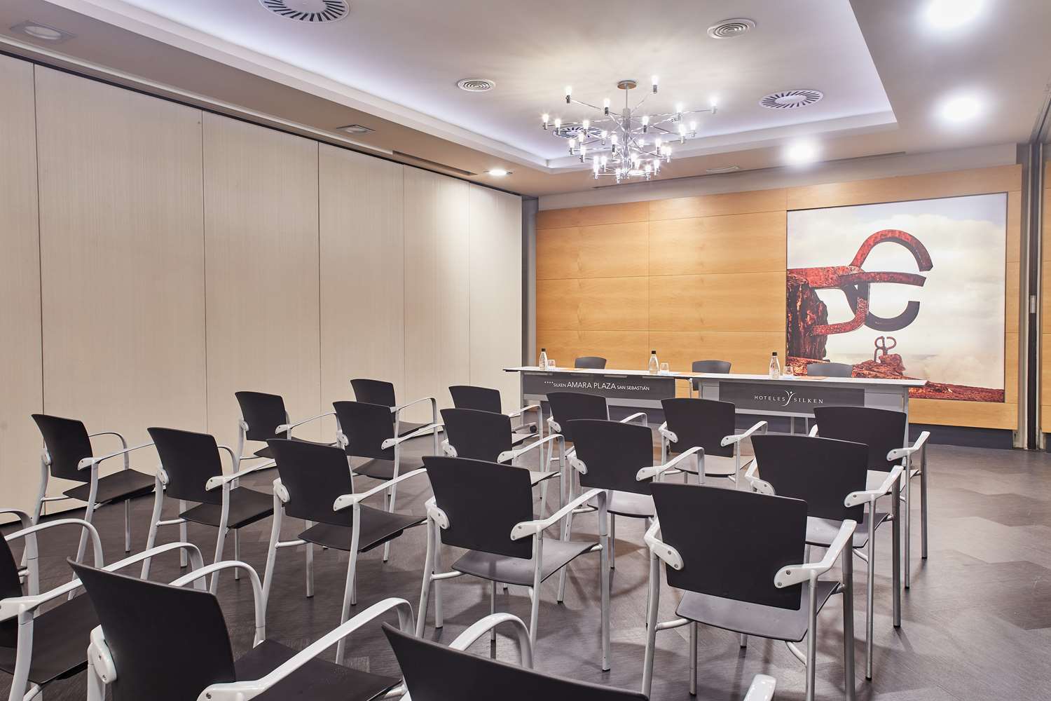 Silken Amara Plaza Hotel