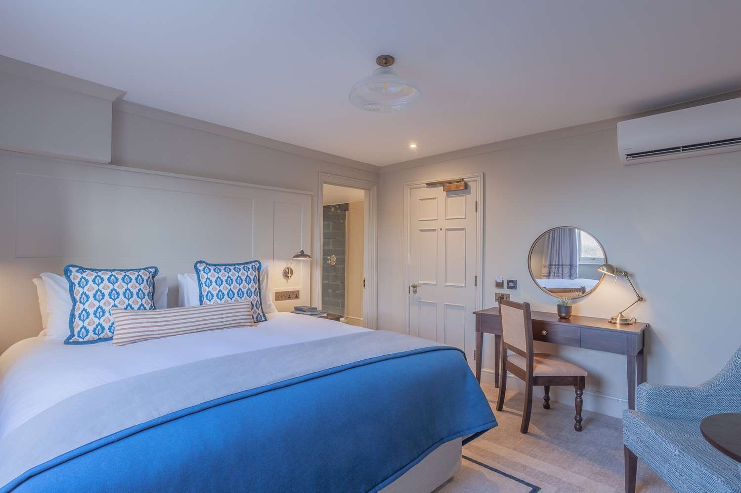 RICHMOND HILL HOTEL