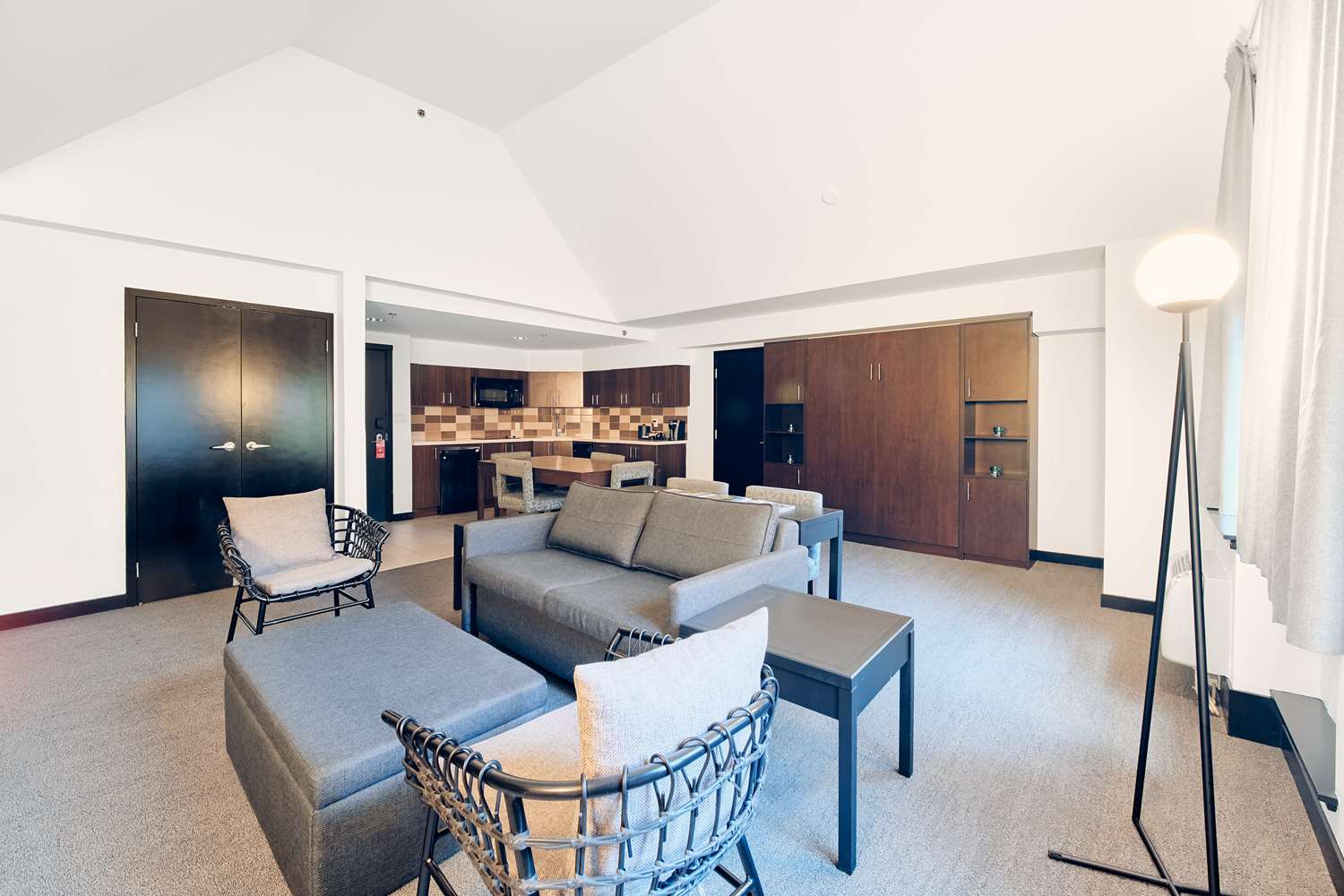 AAVA WHISTLER HOTEL
