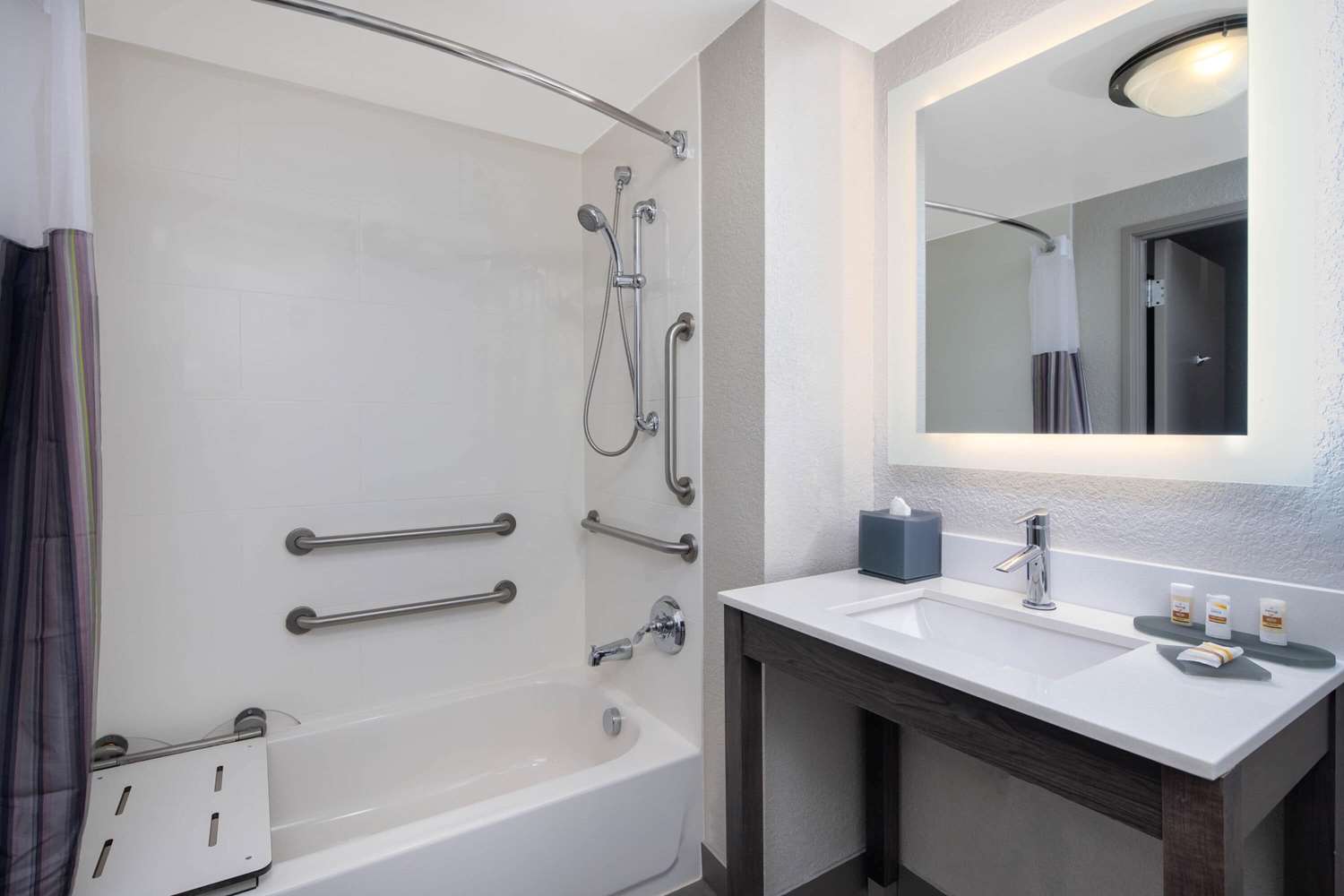 La Quinta Inn & Suites by Wyndham Atlanta Airport North