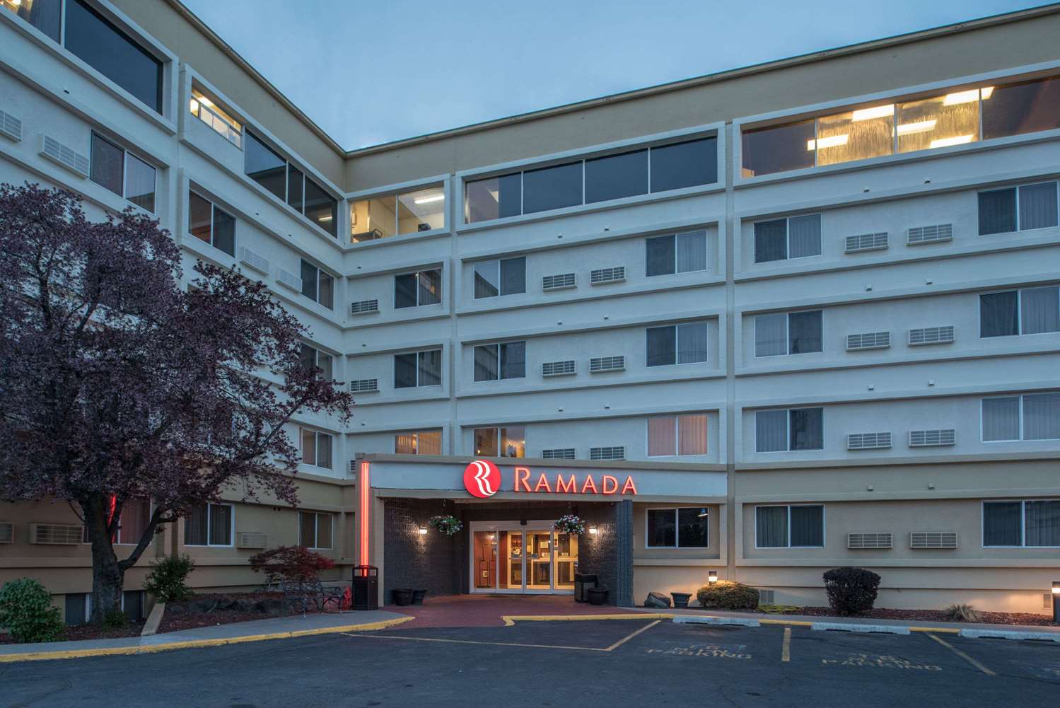 RAMADA BY WYNDHAM DOWNTOWN SPOKANE