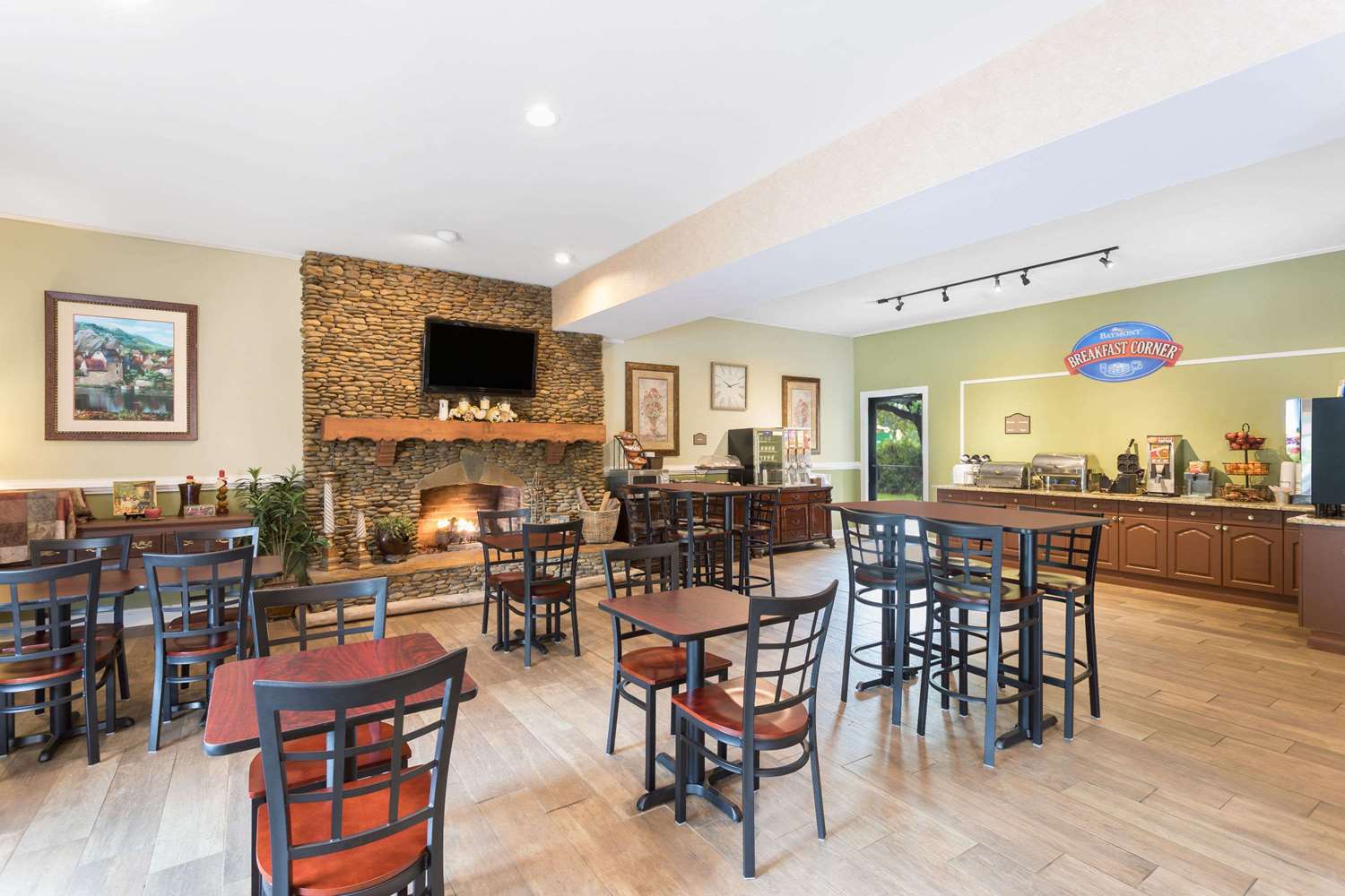 BAYMONT INN & SUITES HELEN