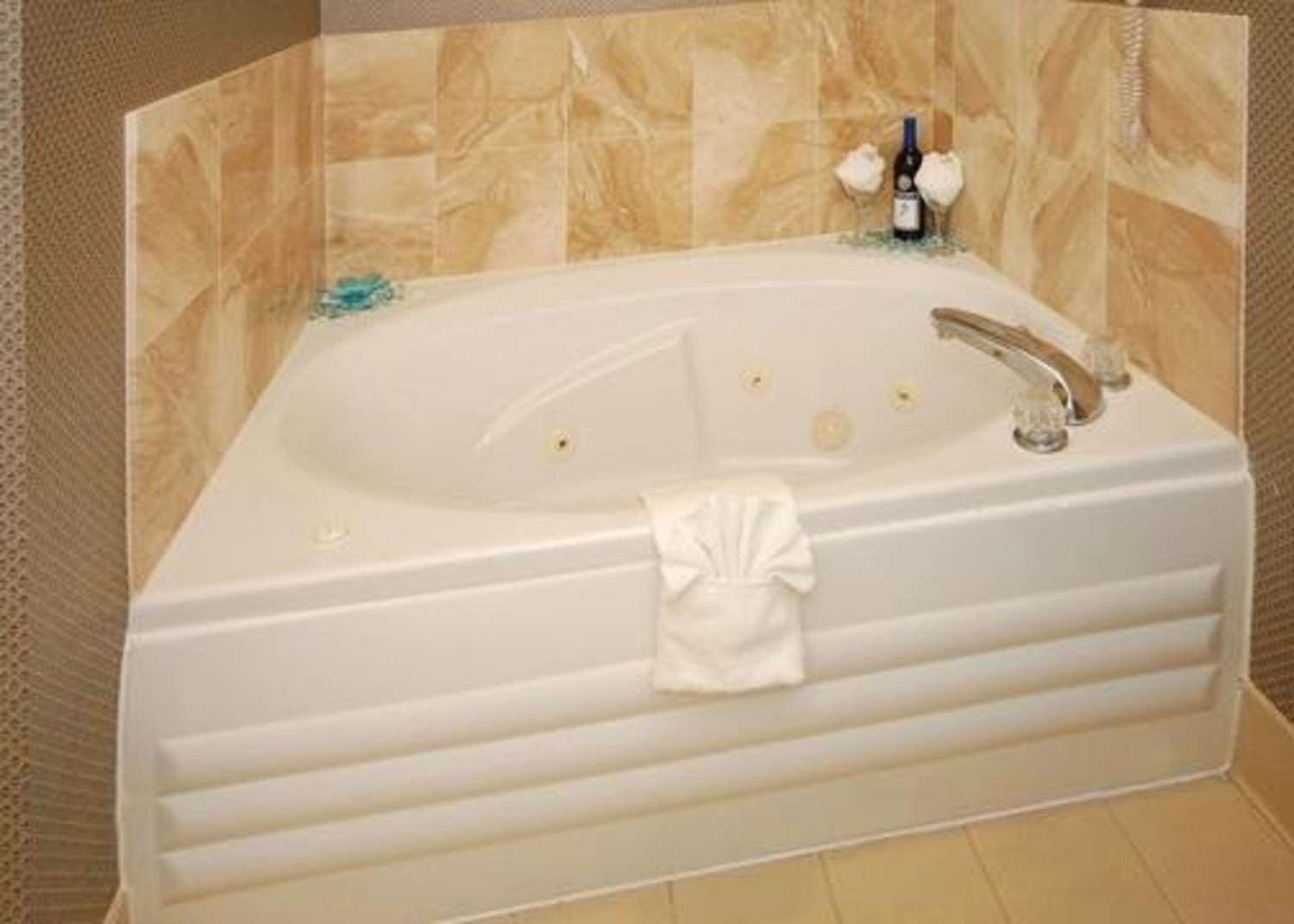 QUALITY INN AND SUITES TARBORO  KIN