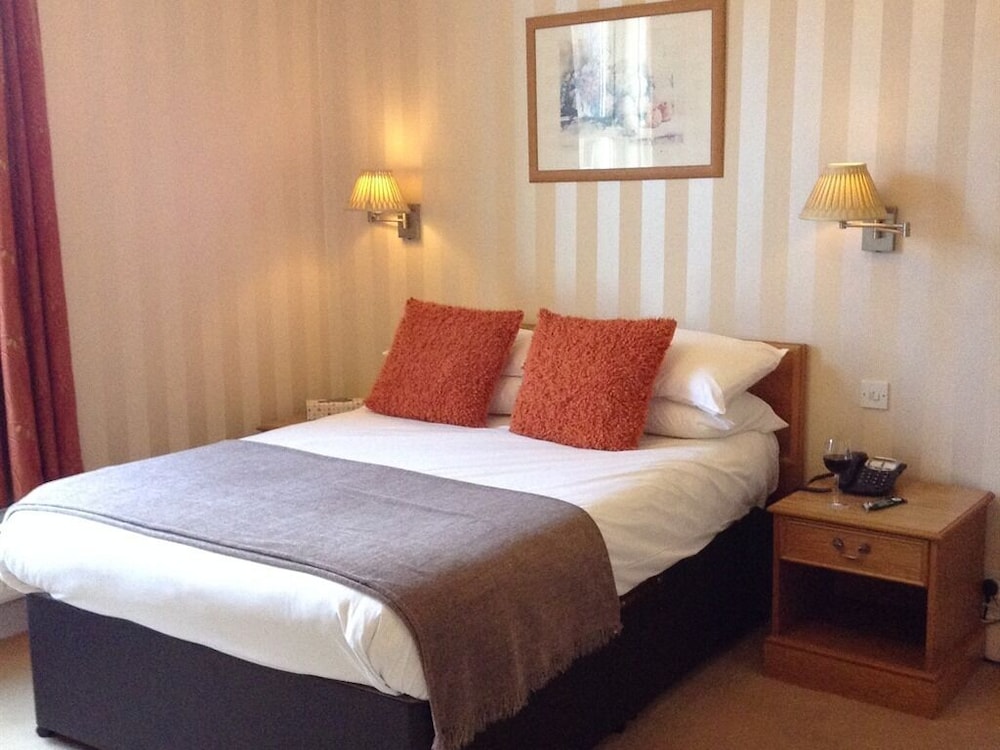 The Grove House Hotel