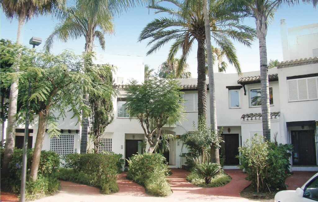 3 bedroom accommodation in Estepona