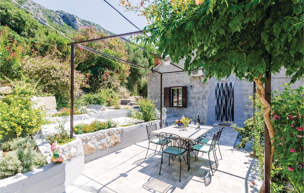 3 bedroom accommodation in Ston