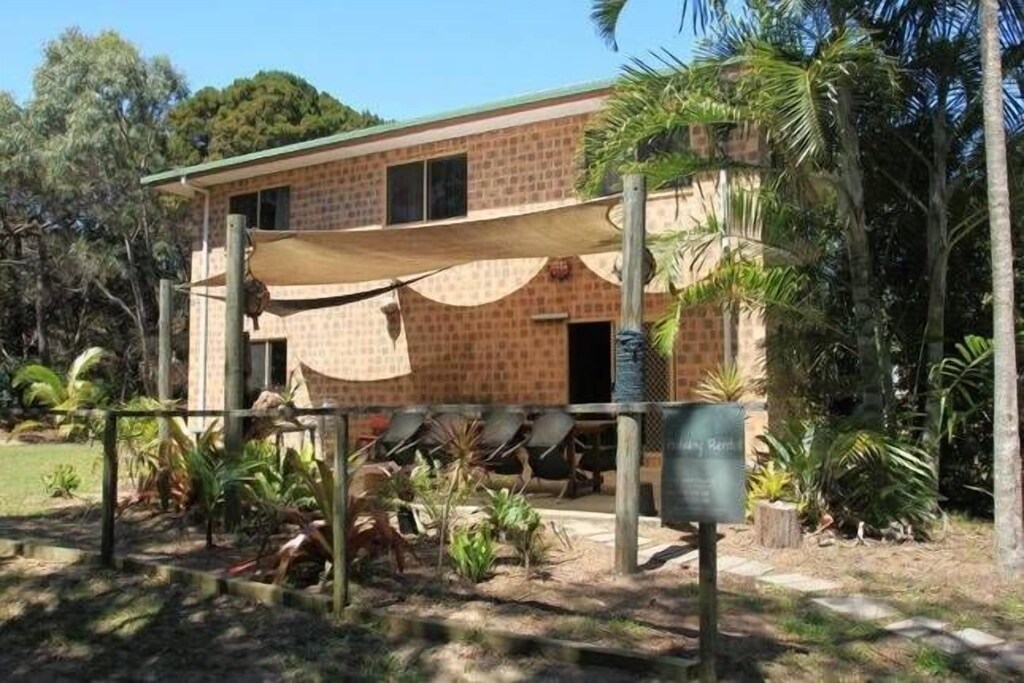 FRASER ISLAND, My Island Home. Sleeps 14 