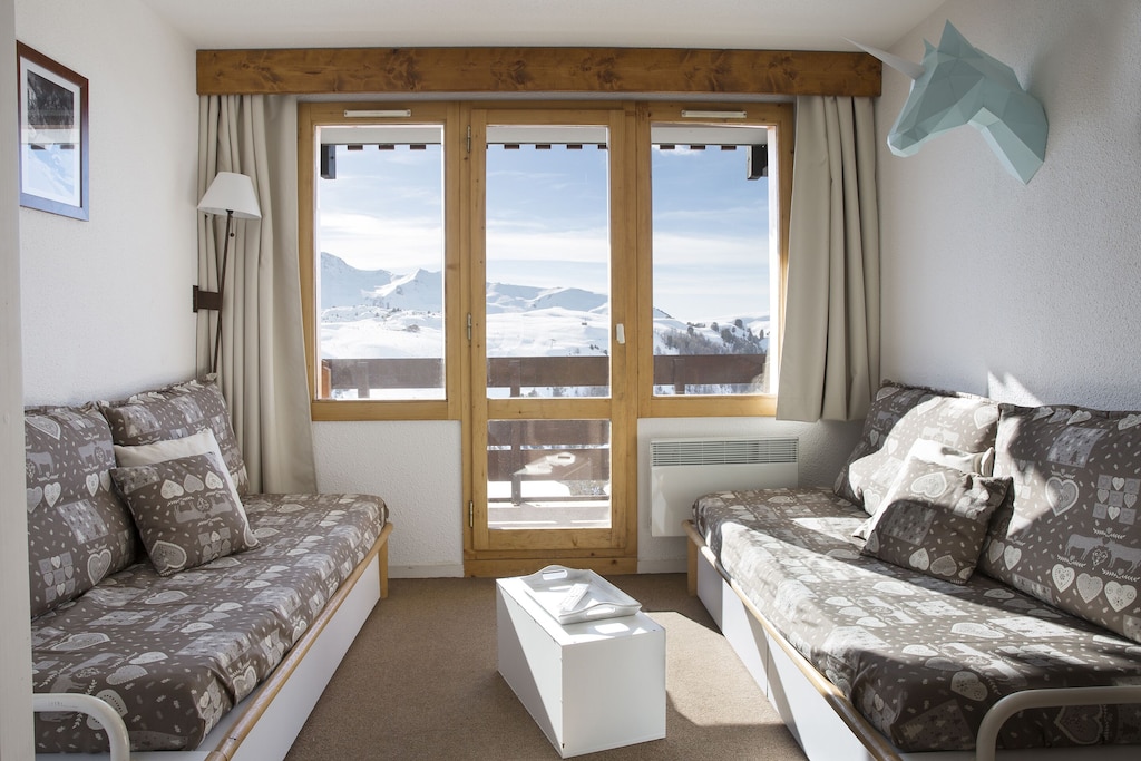 Belle Plagne, renovated T2 apartment with 3 crystals for 5 people, ski-in ski-out