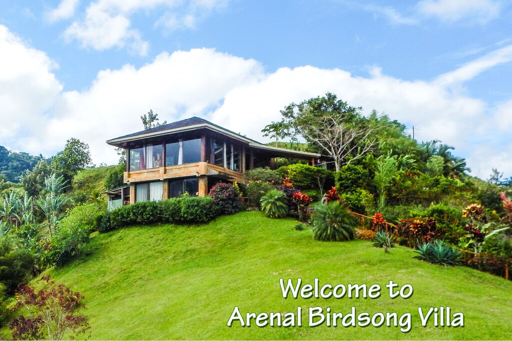 Amazing Volcano,Lake & Jungle Views!. Entire Villa for $275/night