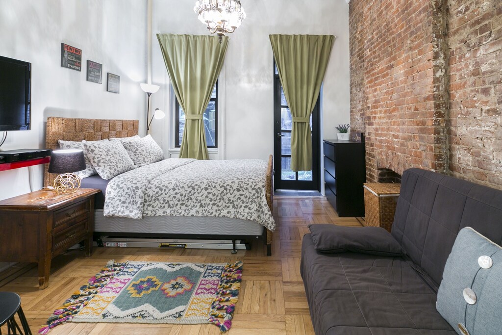 CHARMING Studio-Loft Apt WALKING DISTANCE FROM SOHO/BROADWAY/NYU!!