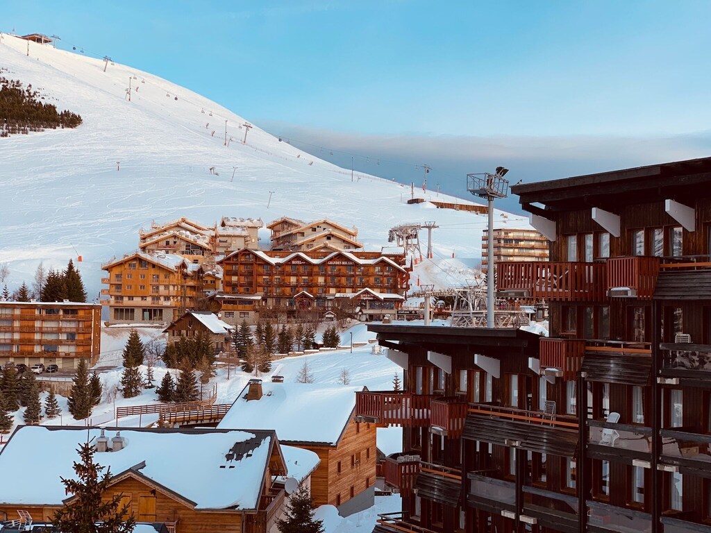 ALPE D'HUEZ, the White Bear *** apartment for rent Ski Resort