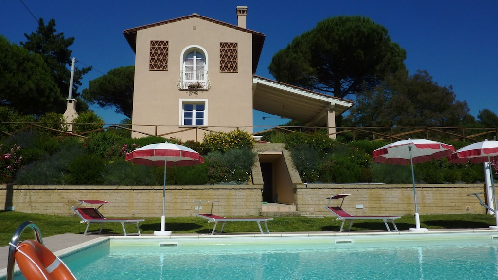 Detached house, private swimming pool, private fenced garden, panoramic view