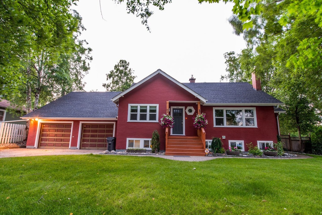 Executive Character Home in Very Quiet Neighborhood-Walk Downtown/Hospital