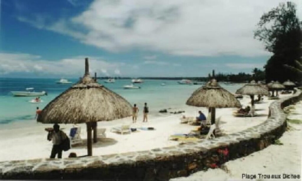 Rental as from EUR 300 / week for 2 - 6p near T aux Biches and M Choisy beaches