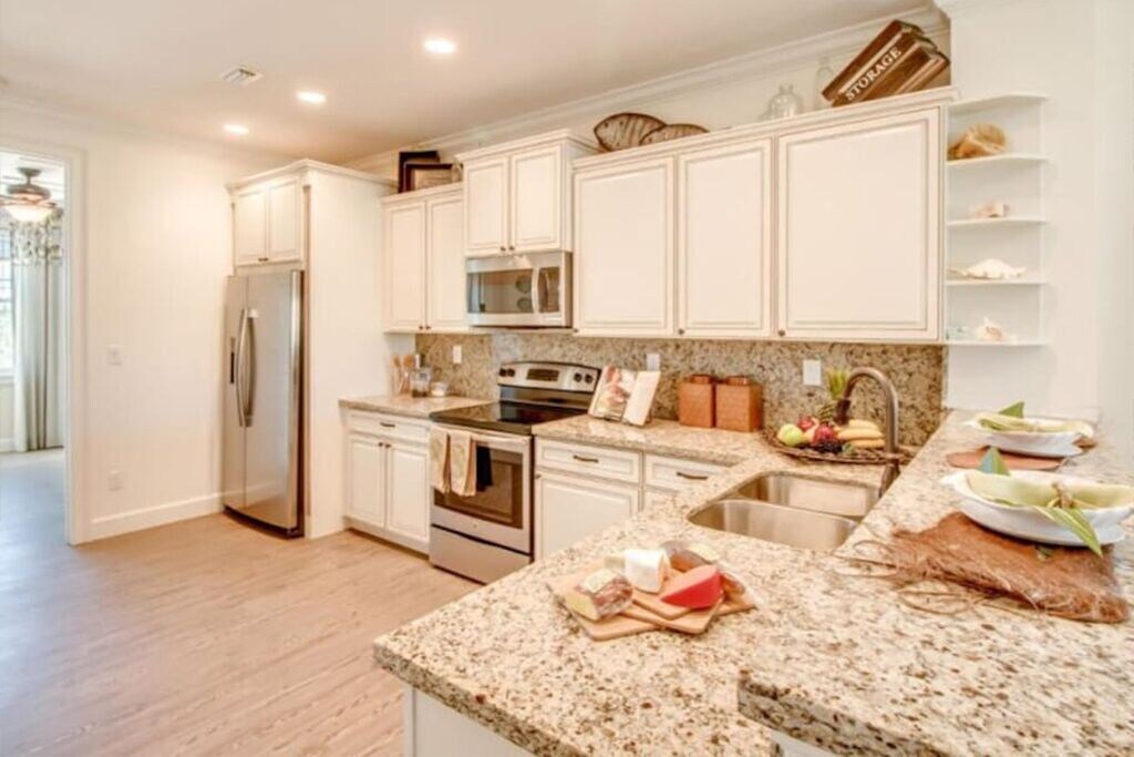 Clean Waterfront 4Bed/3Bath Home Near Sombrero Beach w/ Pool + Boat Dock + 