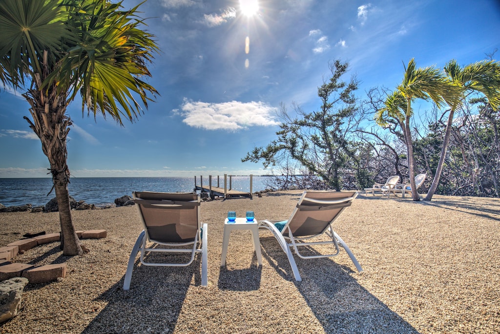 Private Oceanfront 3 bedroom conch house