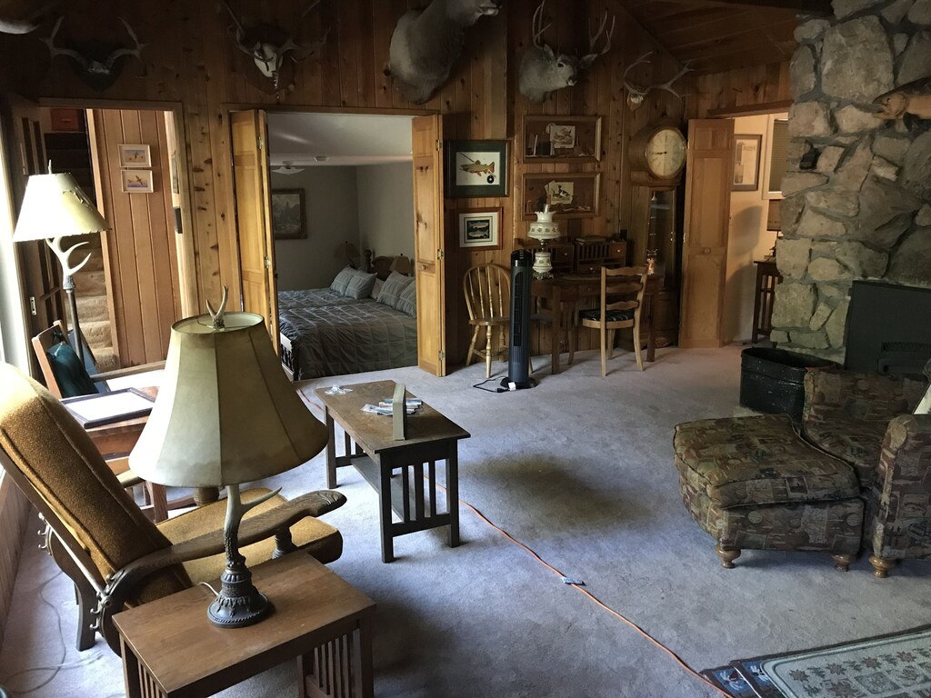 2 Bedroom 2 Bathroom Mountain Cabin in the Trees