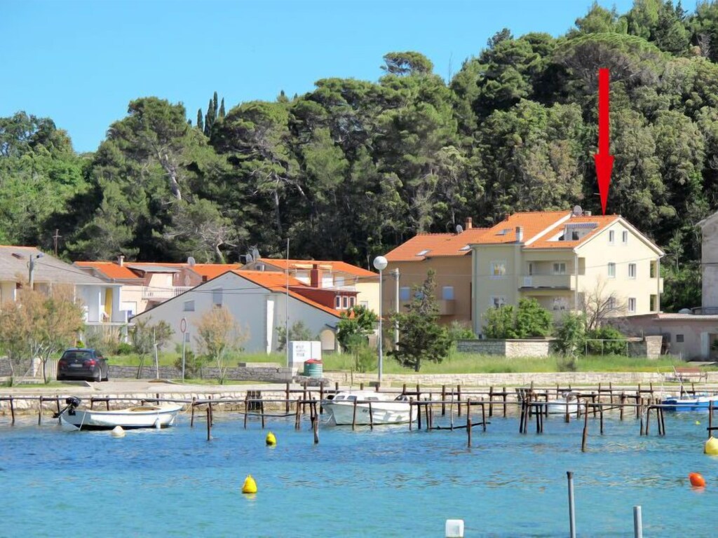 Apartment Mia (RAB323) in Rab/Rab - 5 persons, 1 bedrooms