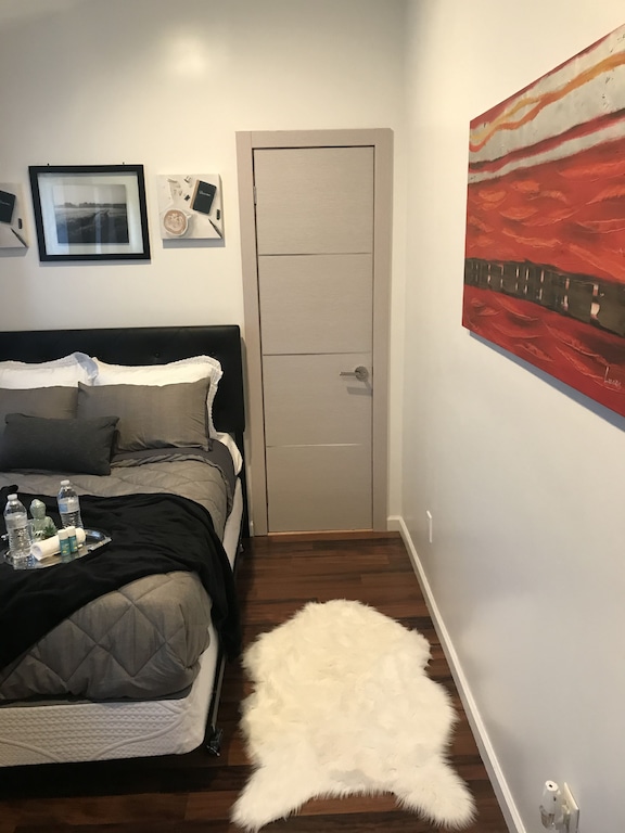 Beautiful Private room in Hicksville close to LIRR