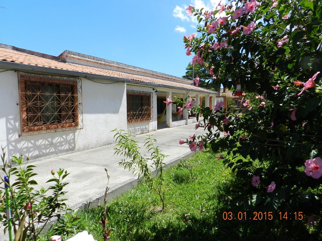 Pousada das Rosas two blocks from the beach