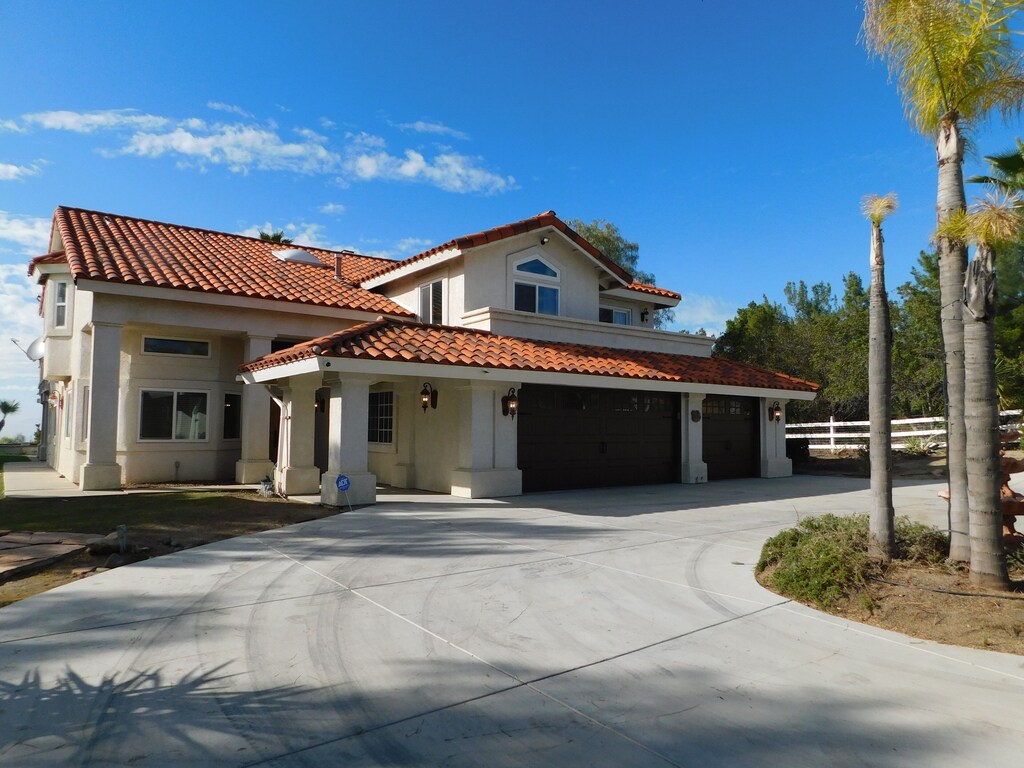  5 bd/ 4 bath Wine Country Estate, Pool, Spa, Fire pit, Games & Views!