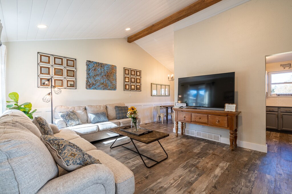*New listing* North Table Mountain Retreat