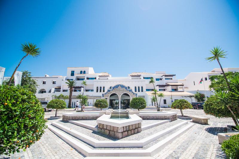 Pine Cliffs Hotel, a Luxury Collection Resort