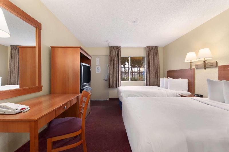 Days Inn by Wyndham Las Vegas At Wild Wild West
