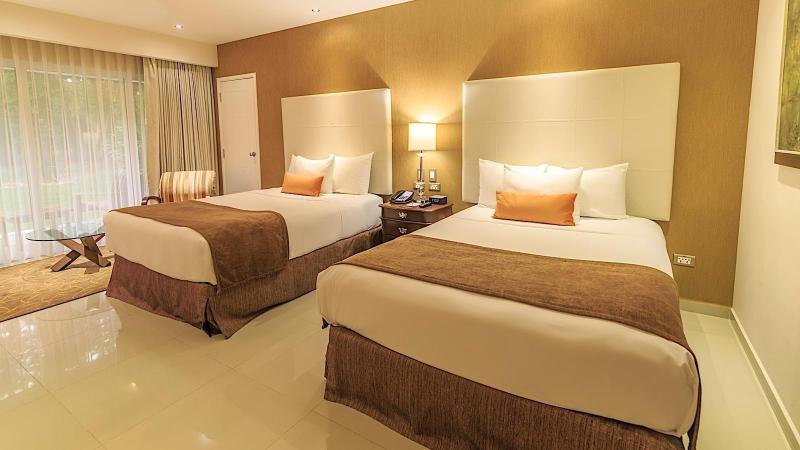 Los Tajibos, Santa Cruz De La Sierra, A Tribute Po