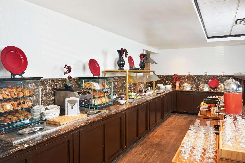 DoubleTree by Hilton Dallas - Market Cente