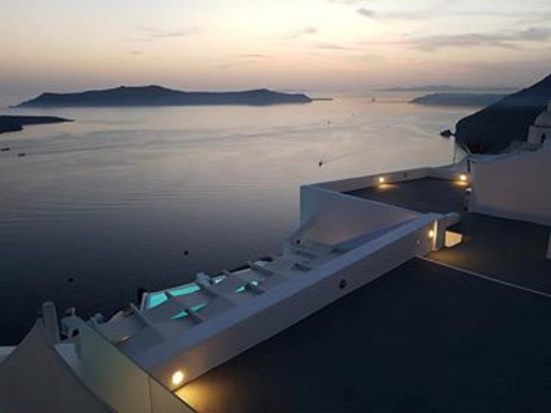 Adamant Suites
