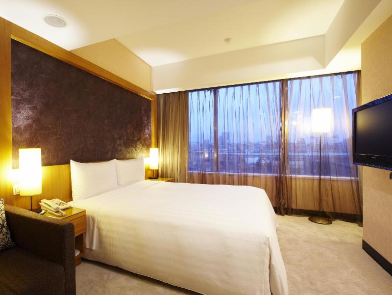 Hotel B