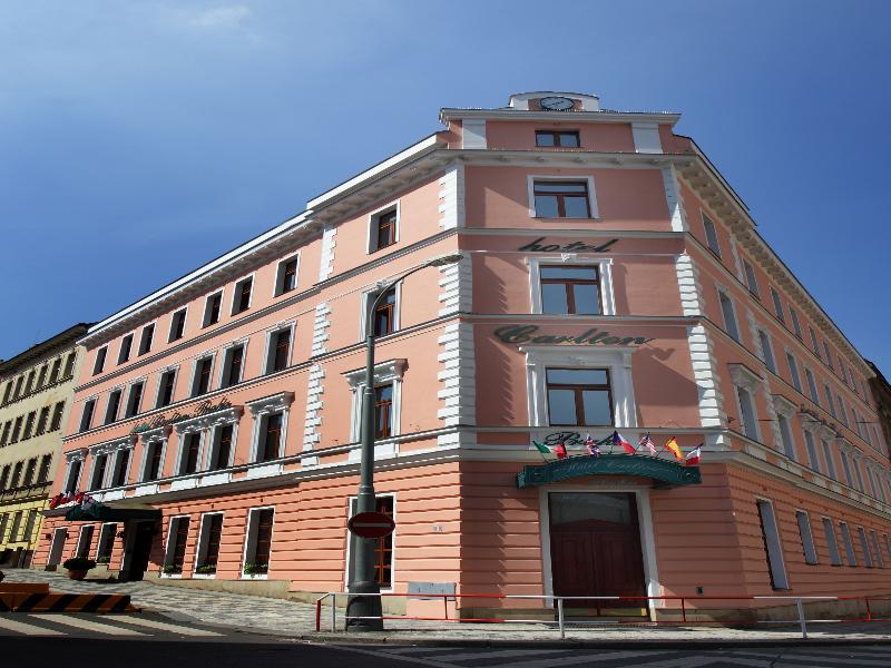 Carlton Hotel