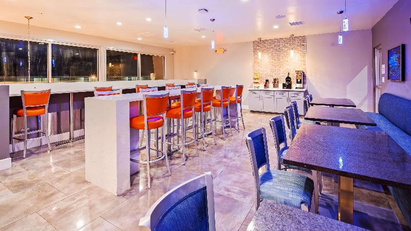 Continental Inn and Suites