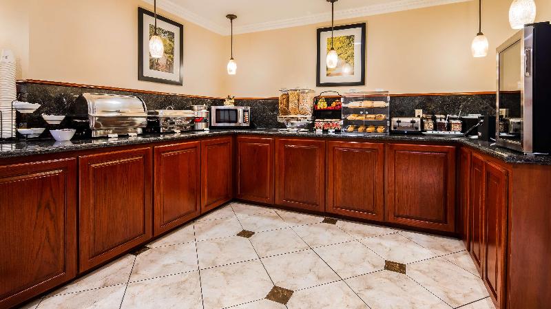 Best Western Pineywoods Inn