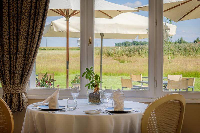 Le Fleuray Hotel and Restaurant