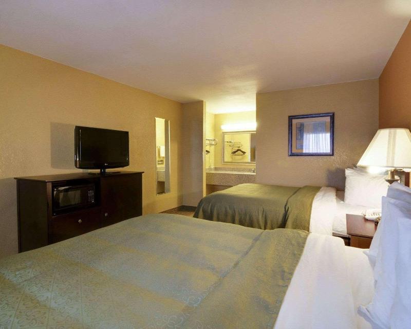 Quality Inn Russellville Area