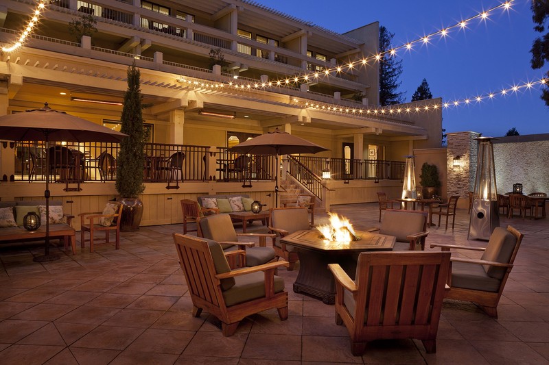 Toll House Hotel