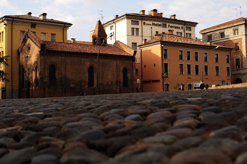 Pisa Tower Plaza