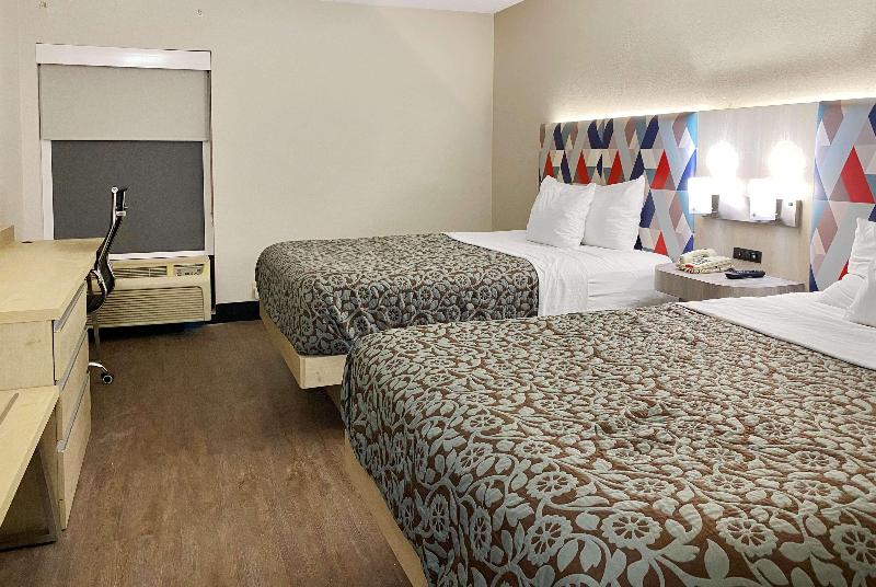 Days Inn & Suites by Wyndham Norcross