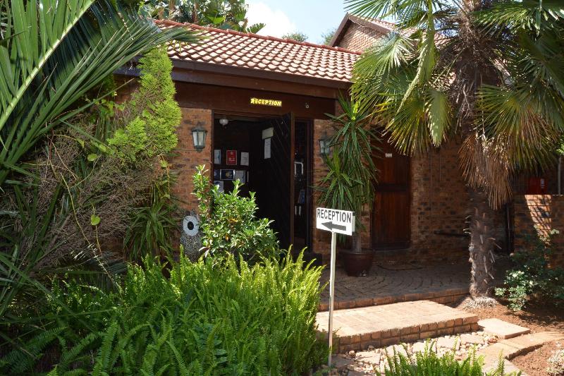 Aero Guest Lodge